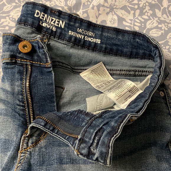 Levi’s denim Bermuda shorts - Picture 3 of 3